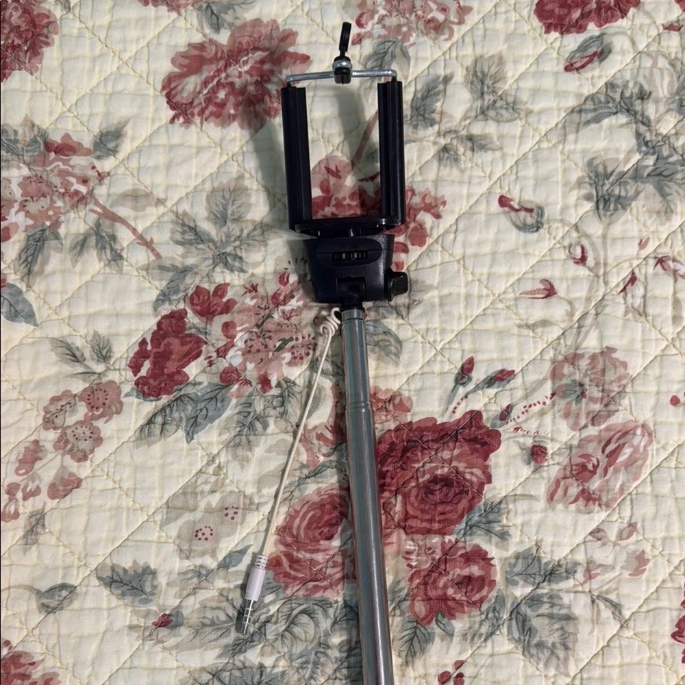Selfie Stick Pro for Android and Apple Smartphones